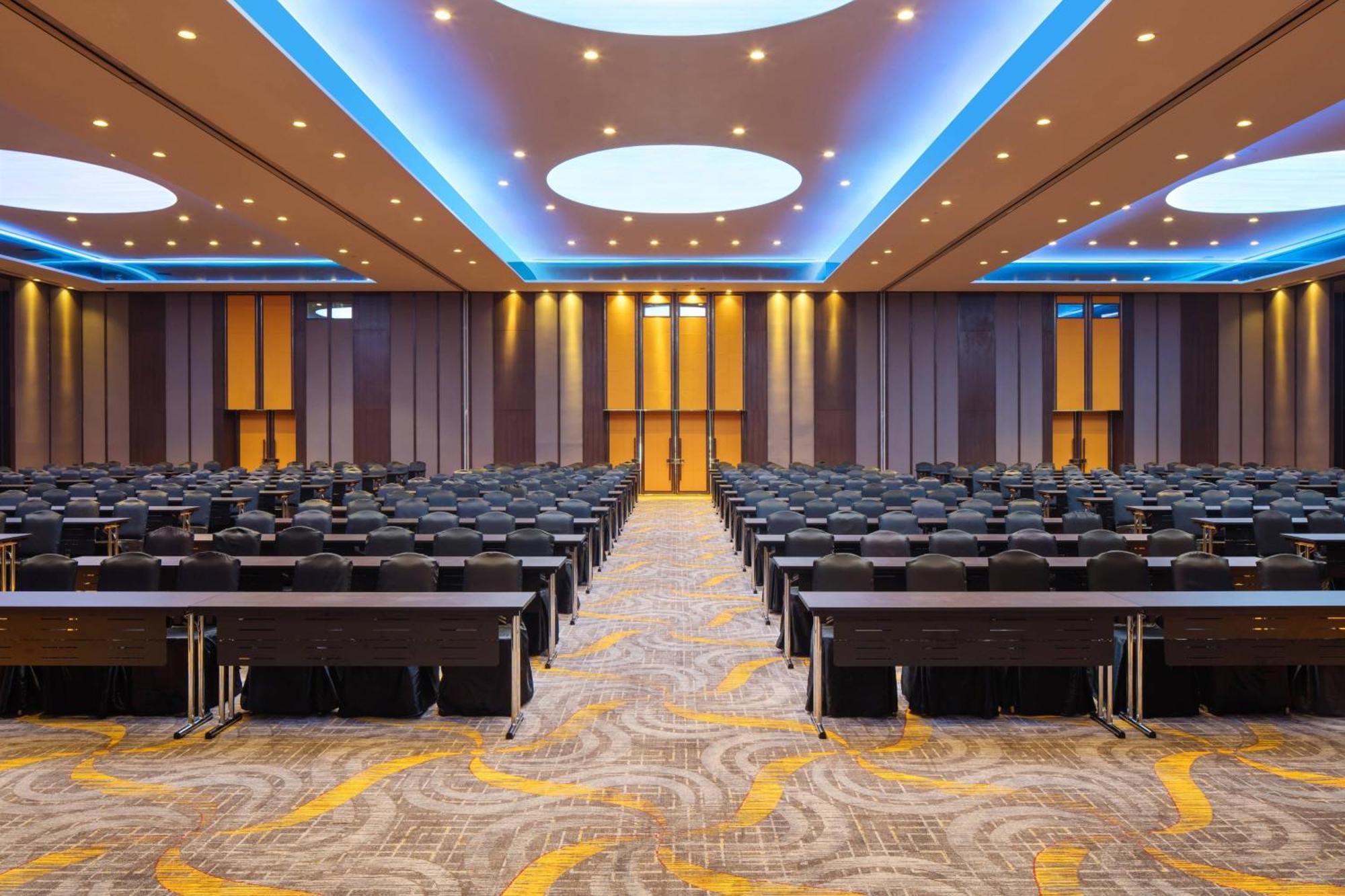 Sheraton Saigon Grand Opera Hotel Хошимин Экстерьер фото