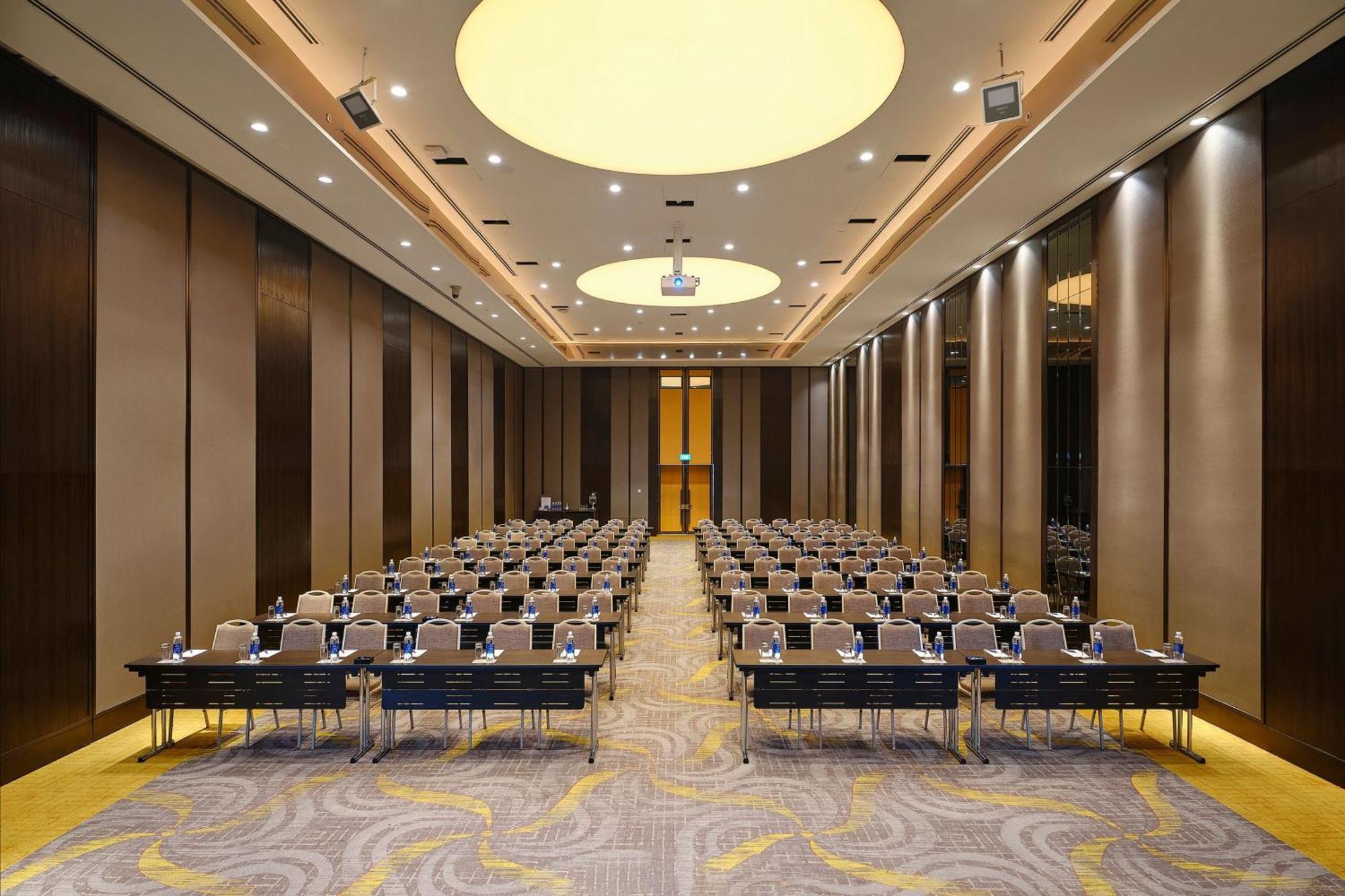 Sheraton Saigon Grand Opera Hotel Хошимин Экстерьер фото
