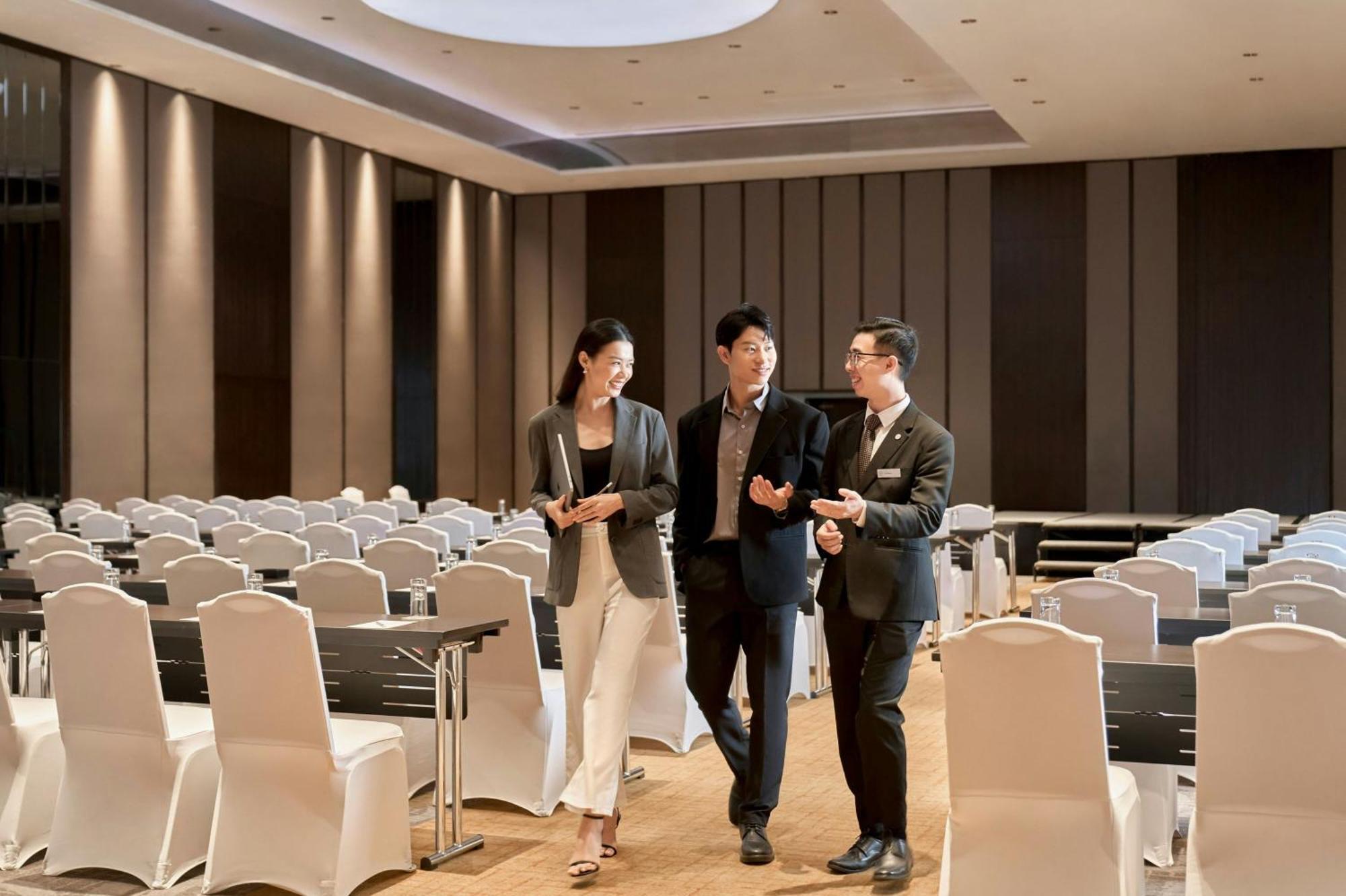 Sheraton Saigon Grand Opera Hotel Хошимин Экстерьер фото