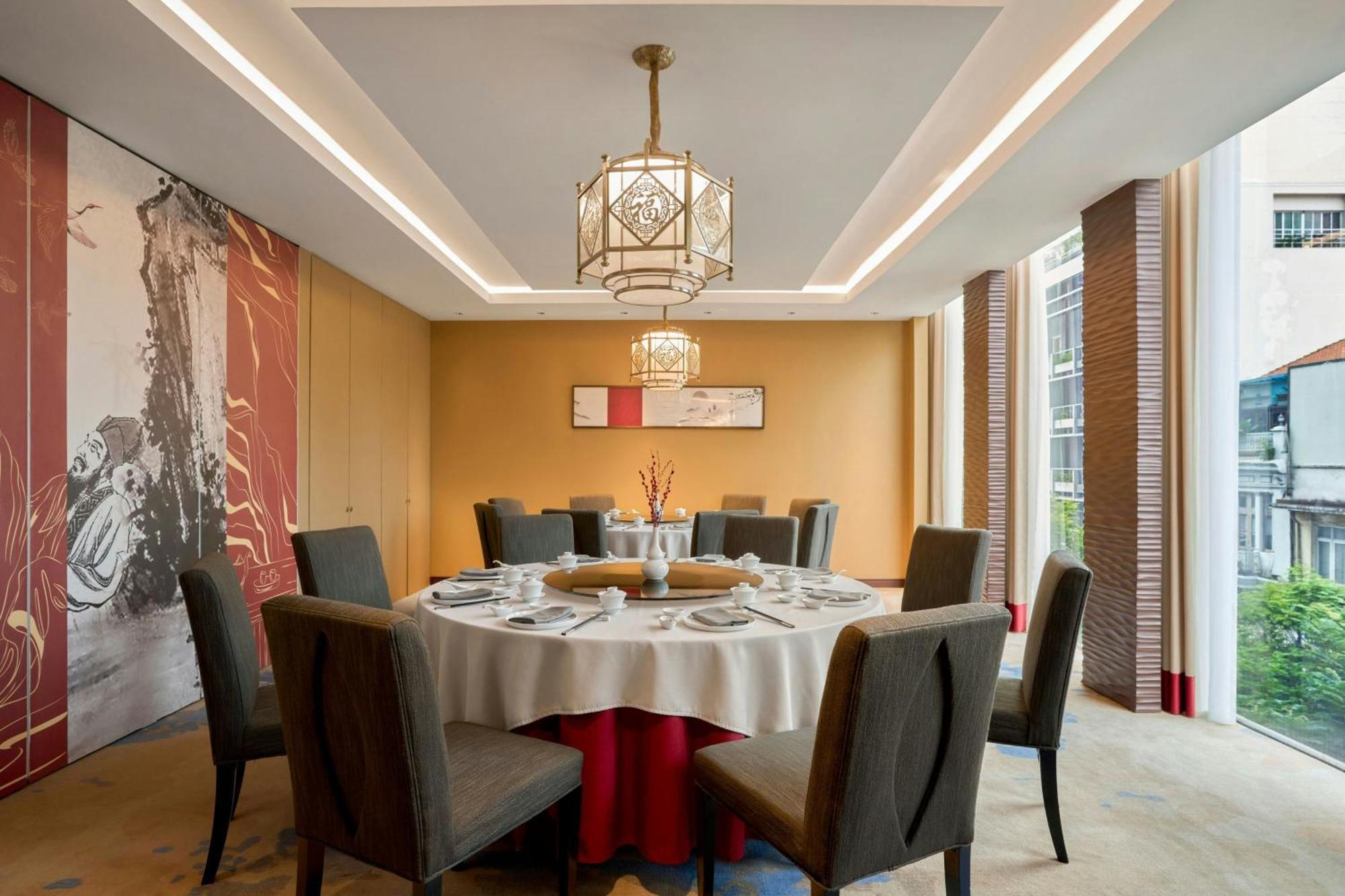 Sheraton Saigon Grand Opera Hotel Хошимин Экстерьер фото