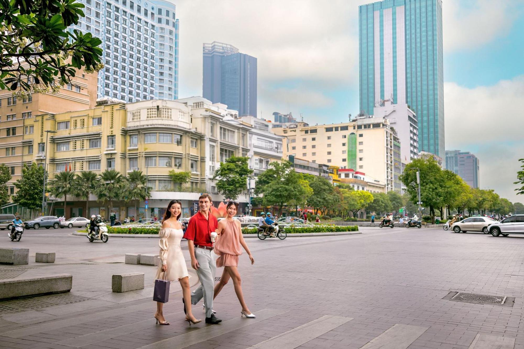 Sheraton Saigon Grand Opera Hotel Хошимин Экстерьер фото